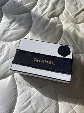 CHANEL Black Ribbon White Box with Gold Logo